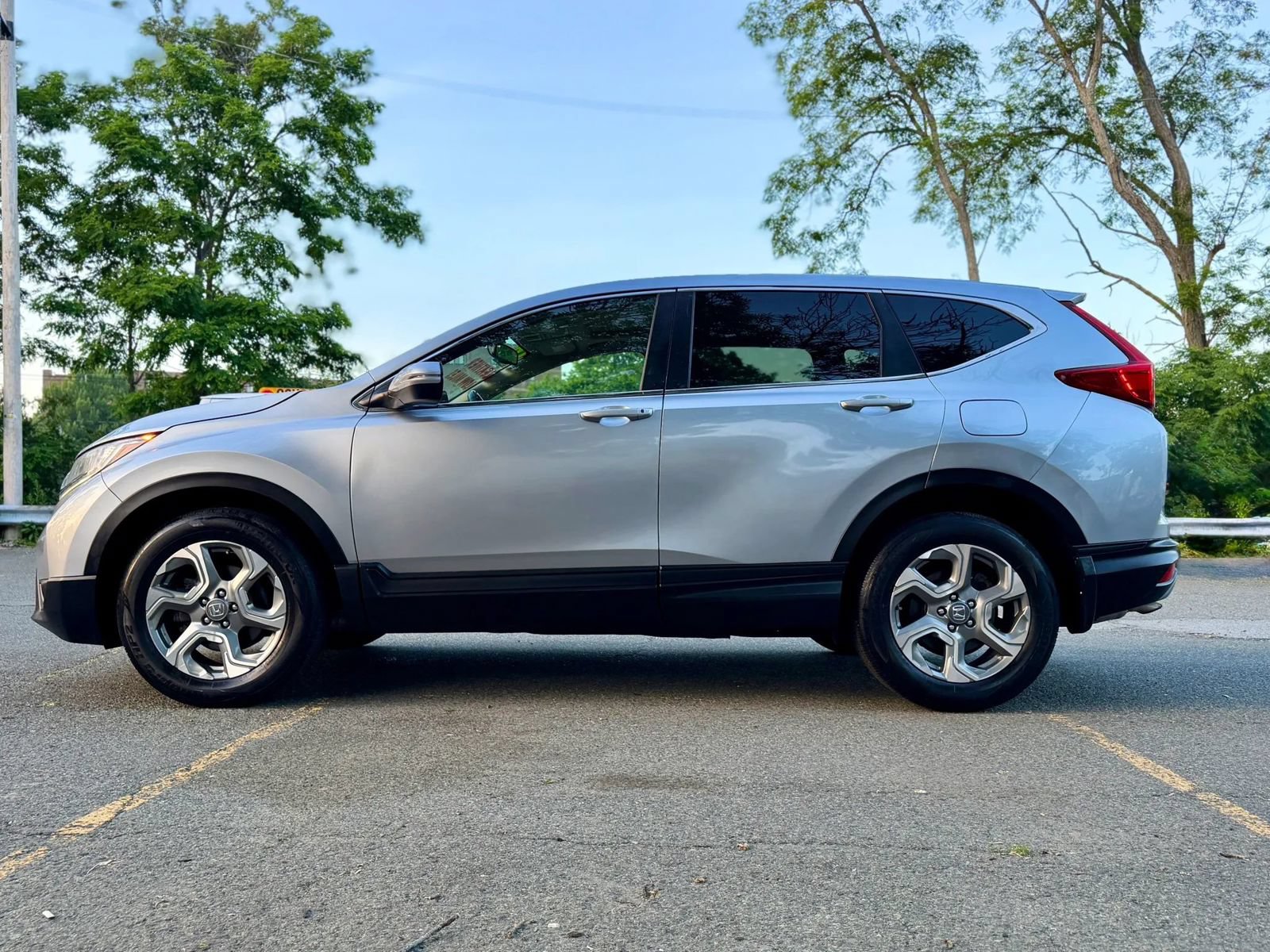Used 2018 Honda CR-V EX image 2