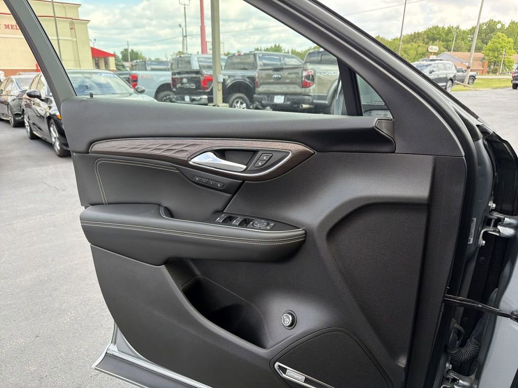 Used 2023 Buick Envision Avenir AWD/4WD image 15