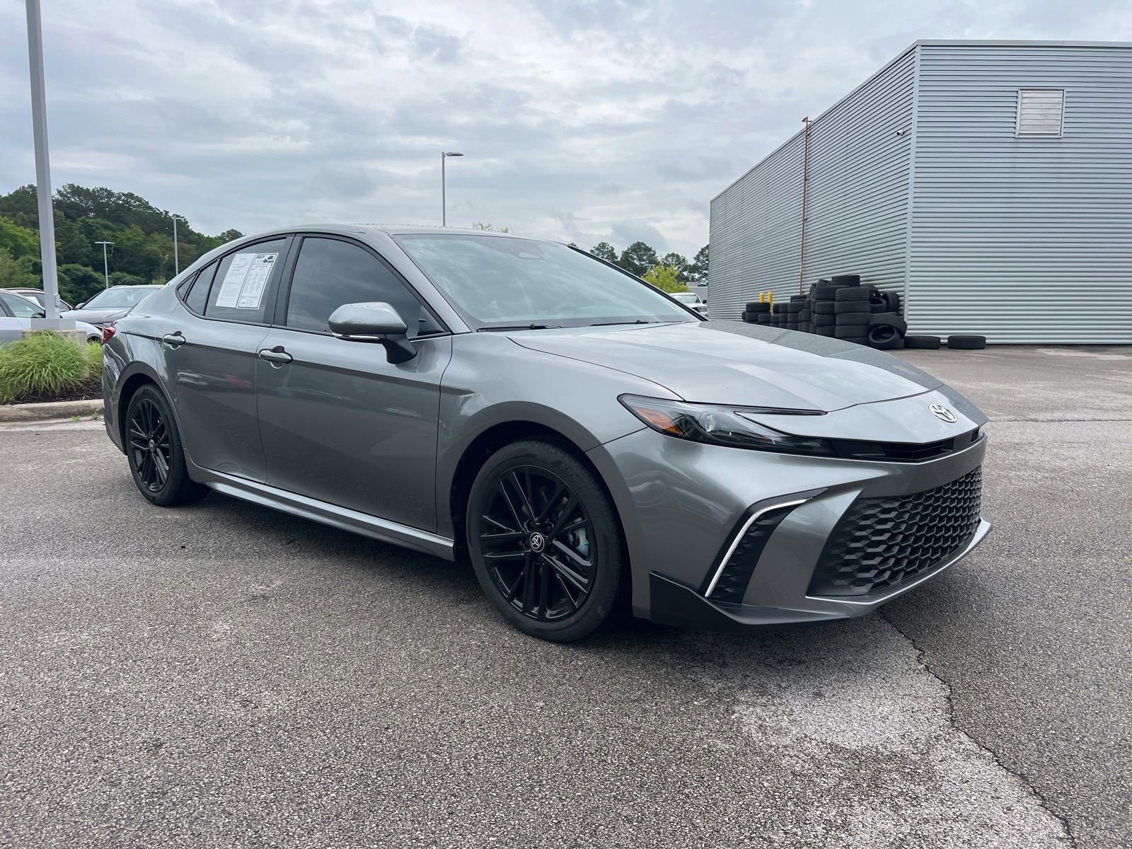 Used 2026 Toyota Camry SE FWD image 3