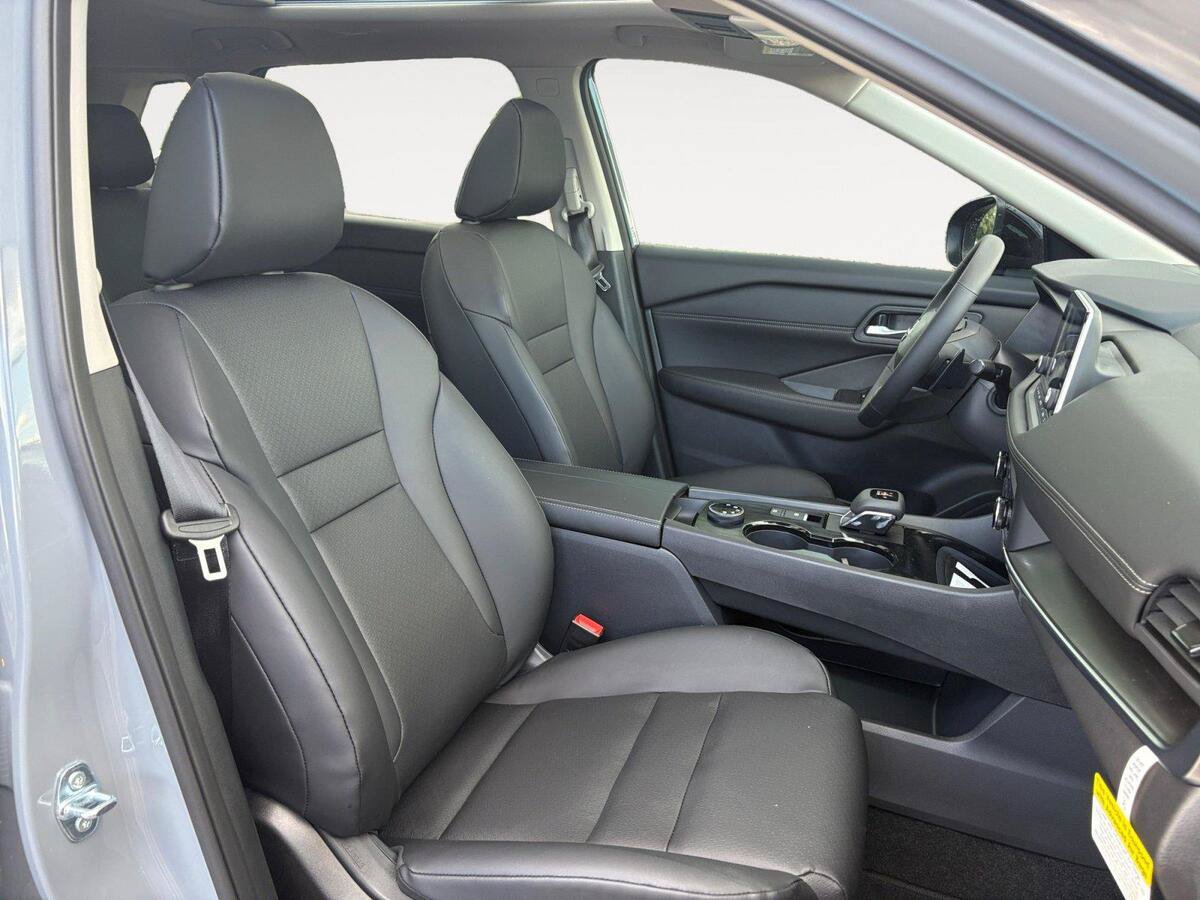 New 2026 Nissan Rogue Dark Armor AWD/4WD image 15