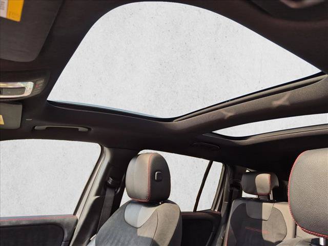 Used 2021 Mercedes-Benz GLB 250 4MATIC image 16