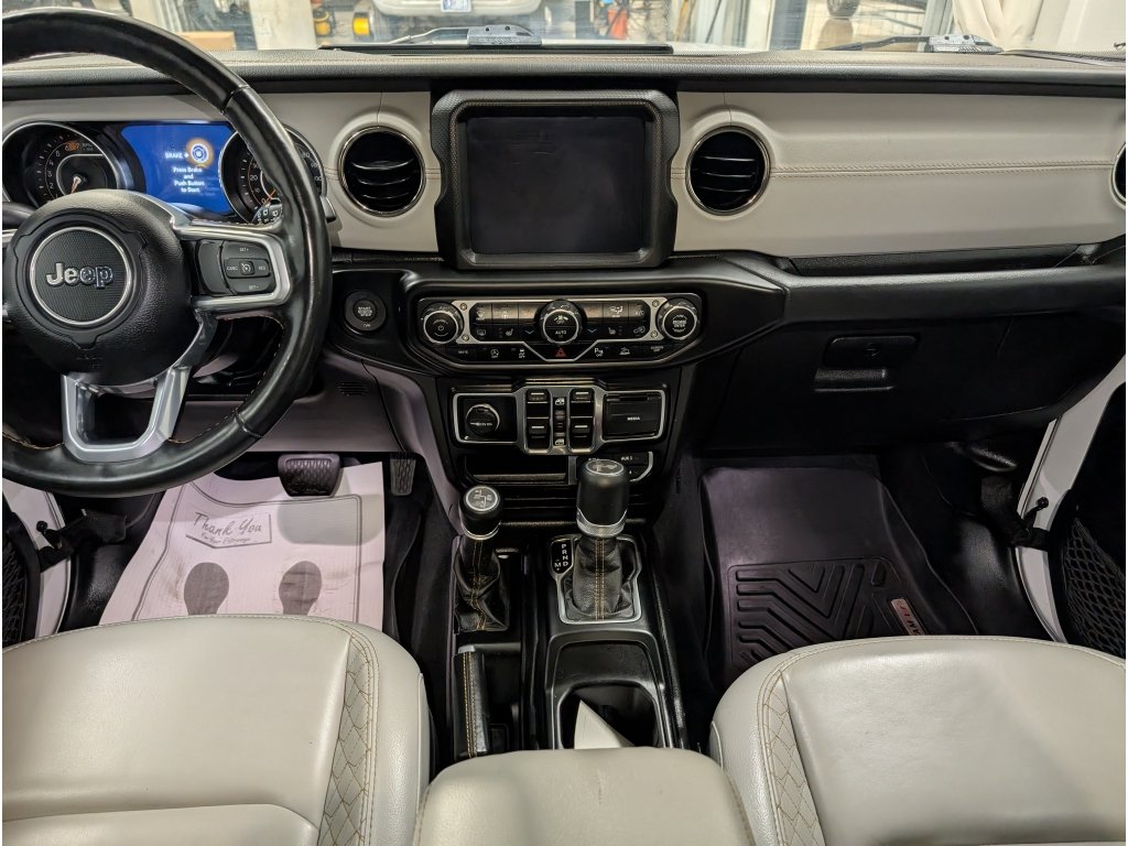 Used 2022 Jeep Wrangler Unlimited Sahara AWD/4WD image 13