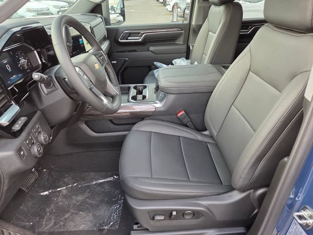 New 2026 Chevrolet Silverado 3500 LTZ w/ LTZ Convenience Package AWD/4WD image 6