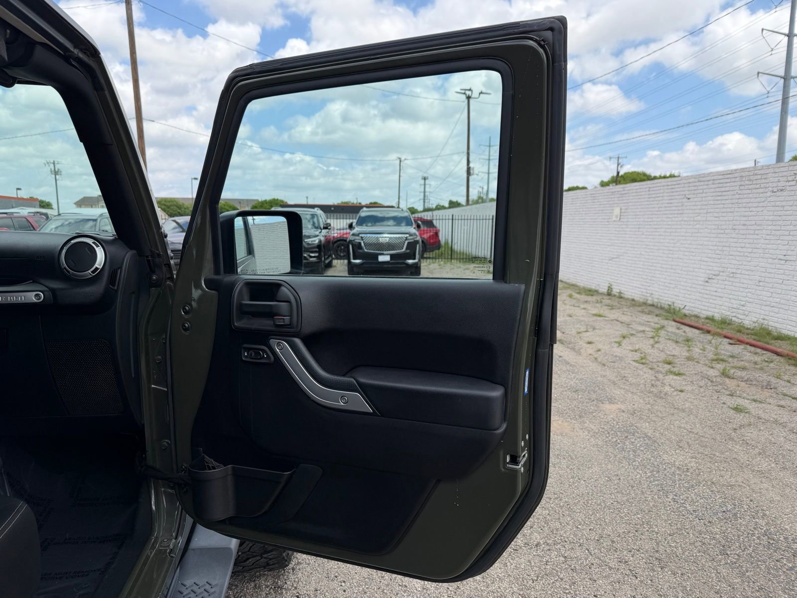 Used 2015 Jeep Wrangler Unlimited Sahara w/ Trailer Tow Group image 24