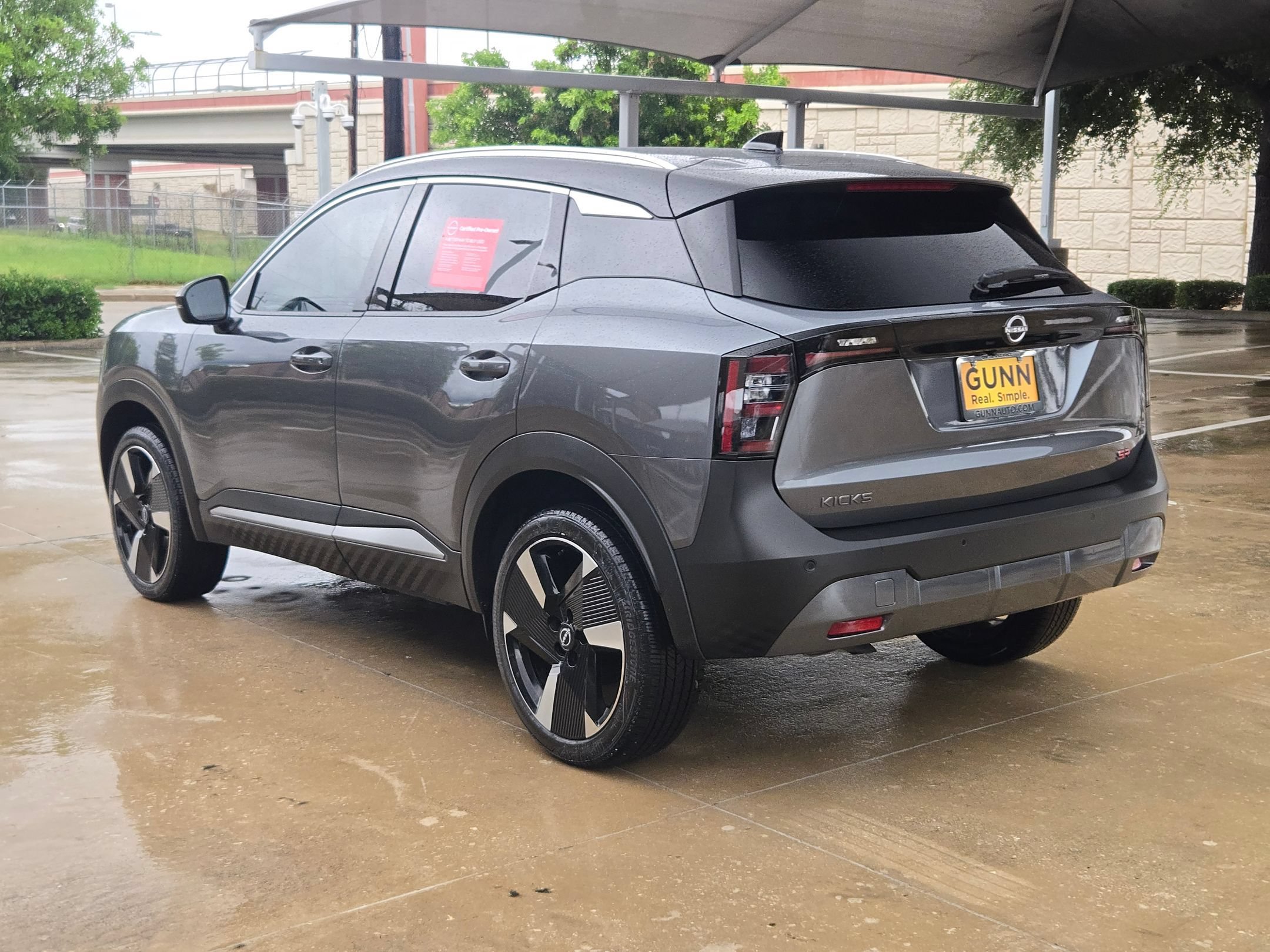 Certified 2025 Nissan Kicks SR FWD image 5