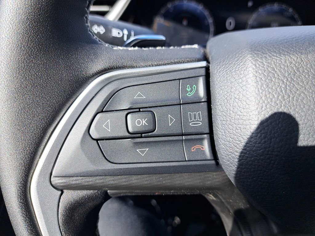 New 2025 Jeep Grand Cherokee Laredo X w/ Luxury Tech Group I image 32