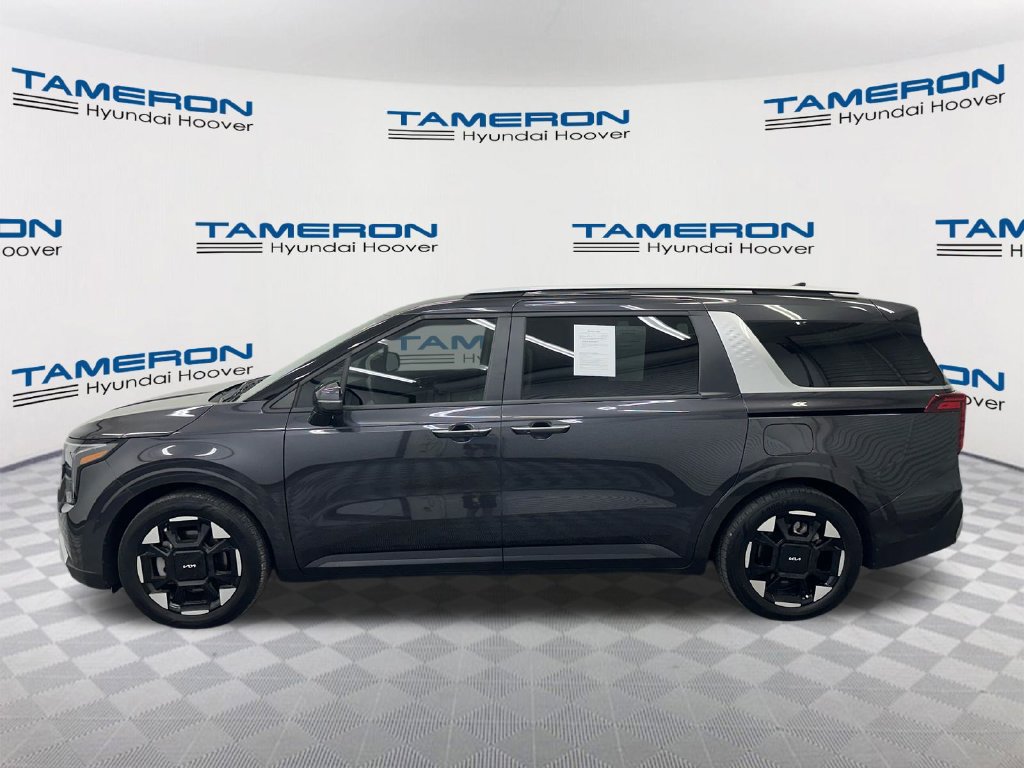 Used 2025 Kia Carnival EX FWD image 2