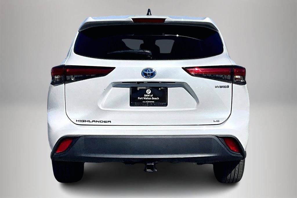 Used 2022 Toyota Highlander LE image 6