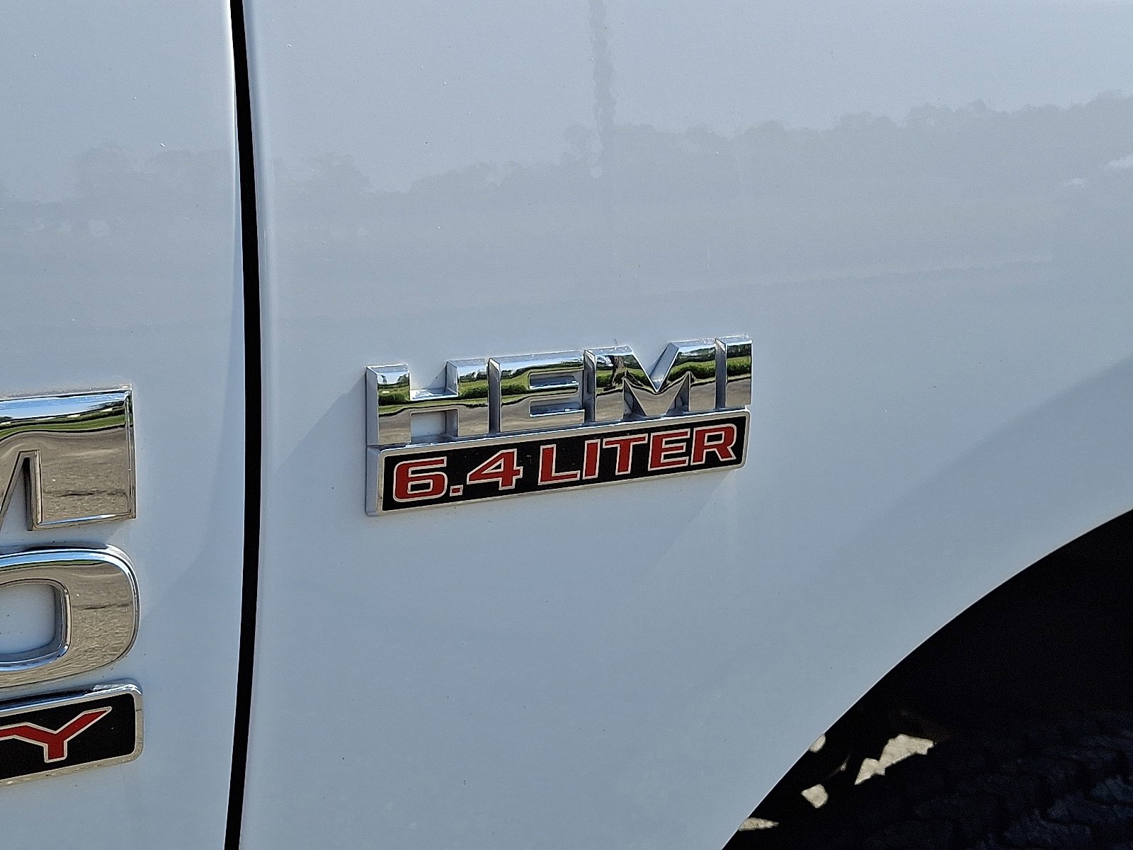 Used 2018 RAM 3500 Tradesman image 32