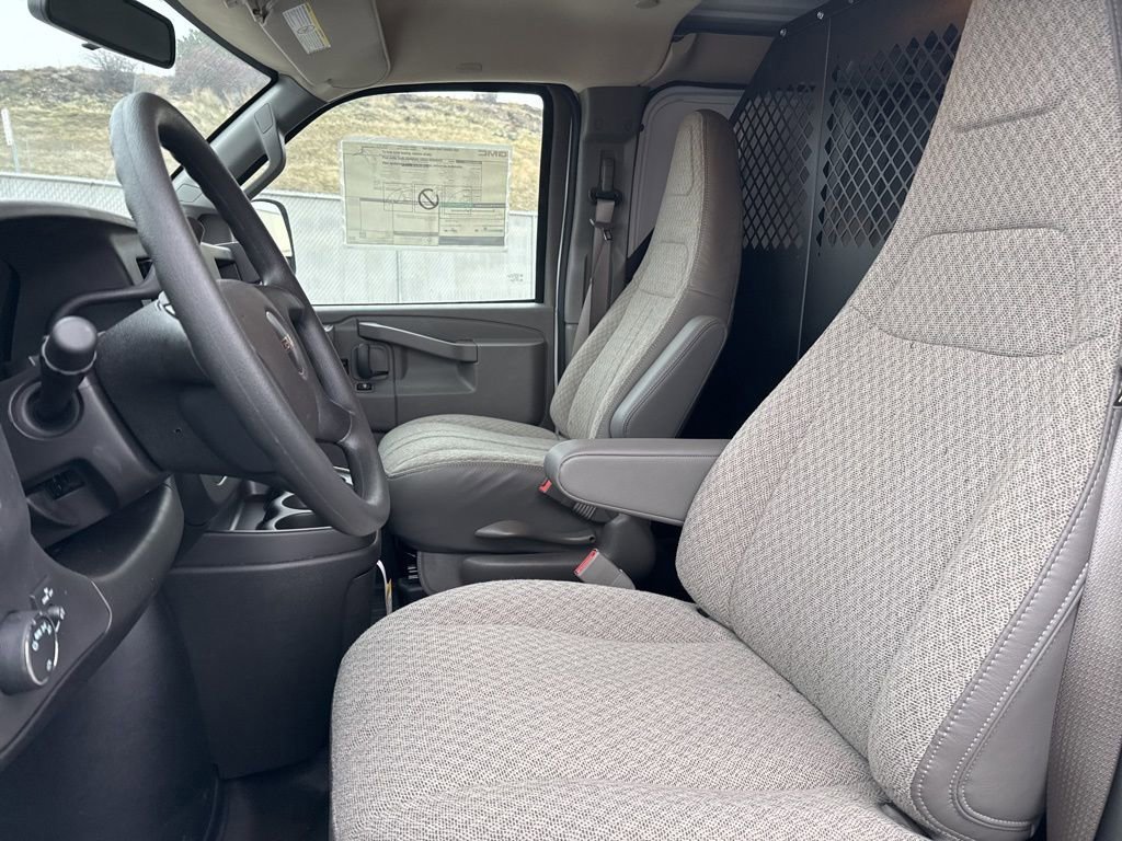 New 2025 GMC Savana 2500 w/ Enhanced Convenience Package image 36