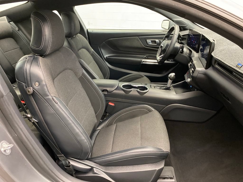 Used 2025 Ford Mustang Coupe RWD image 24