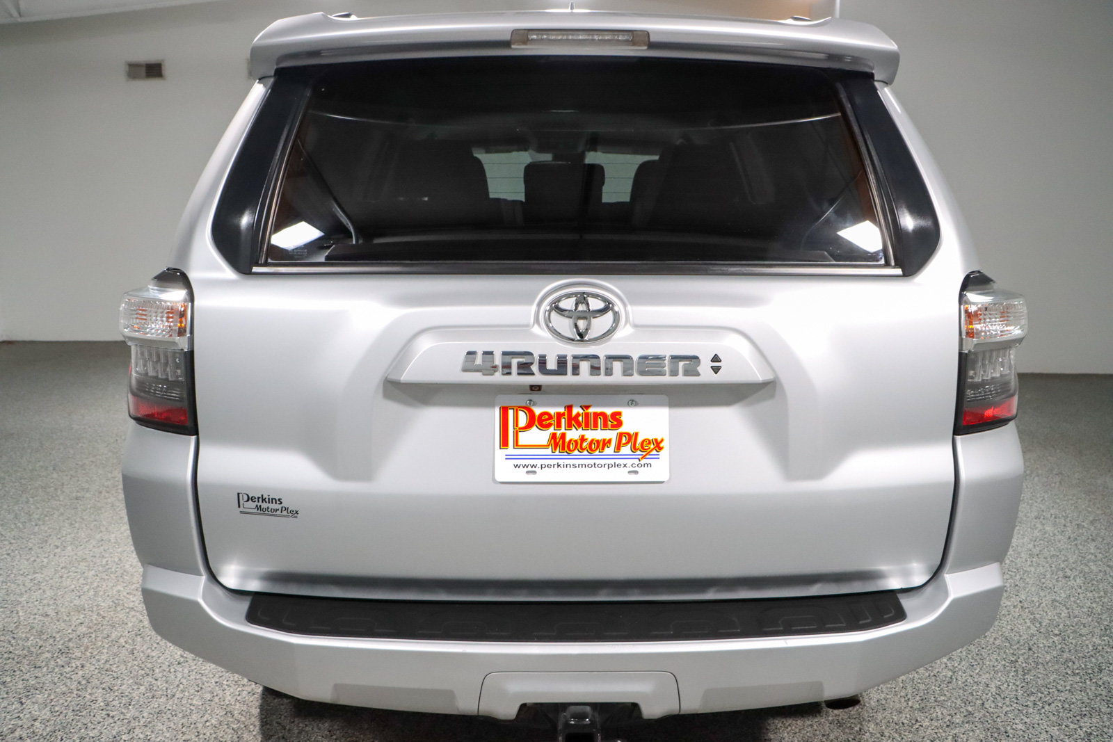 Used 2021 Toyota 4Runner SR5 AWD/4WD image 8