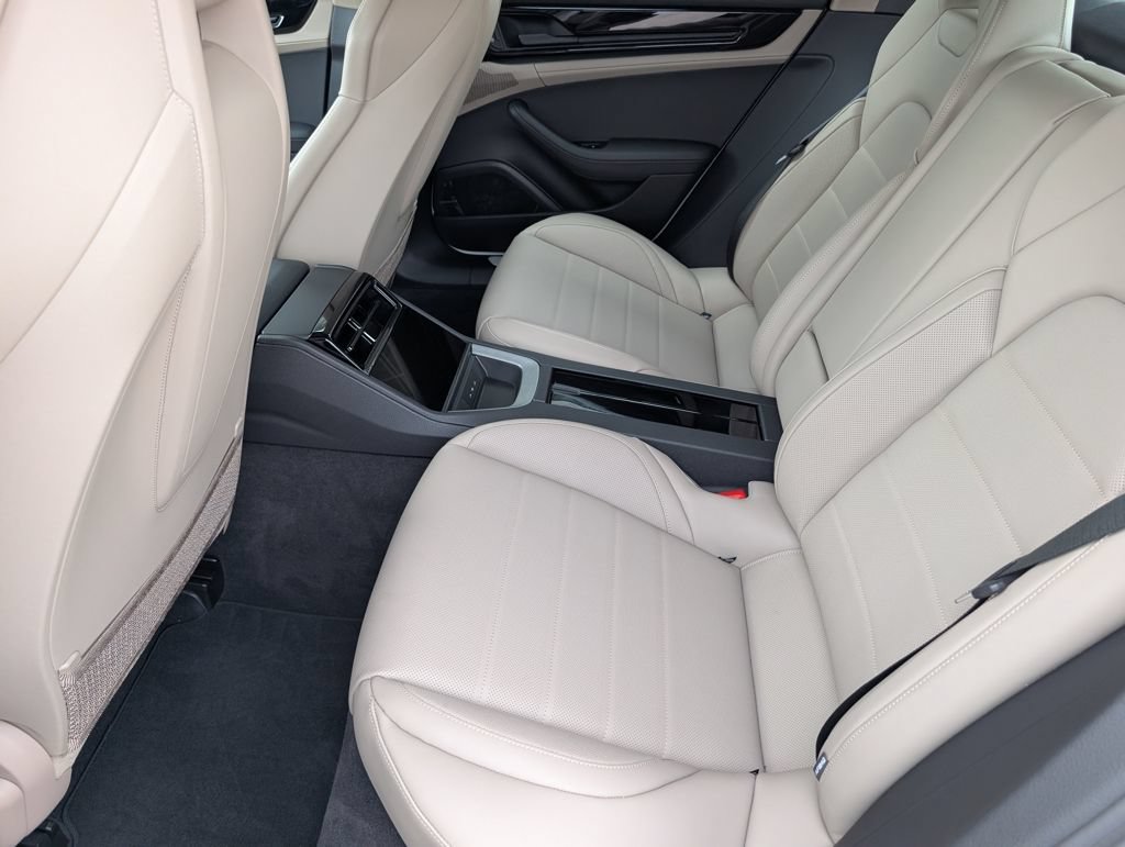 Certified 2025 Porsche Panamera RWD image 31