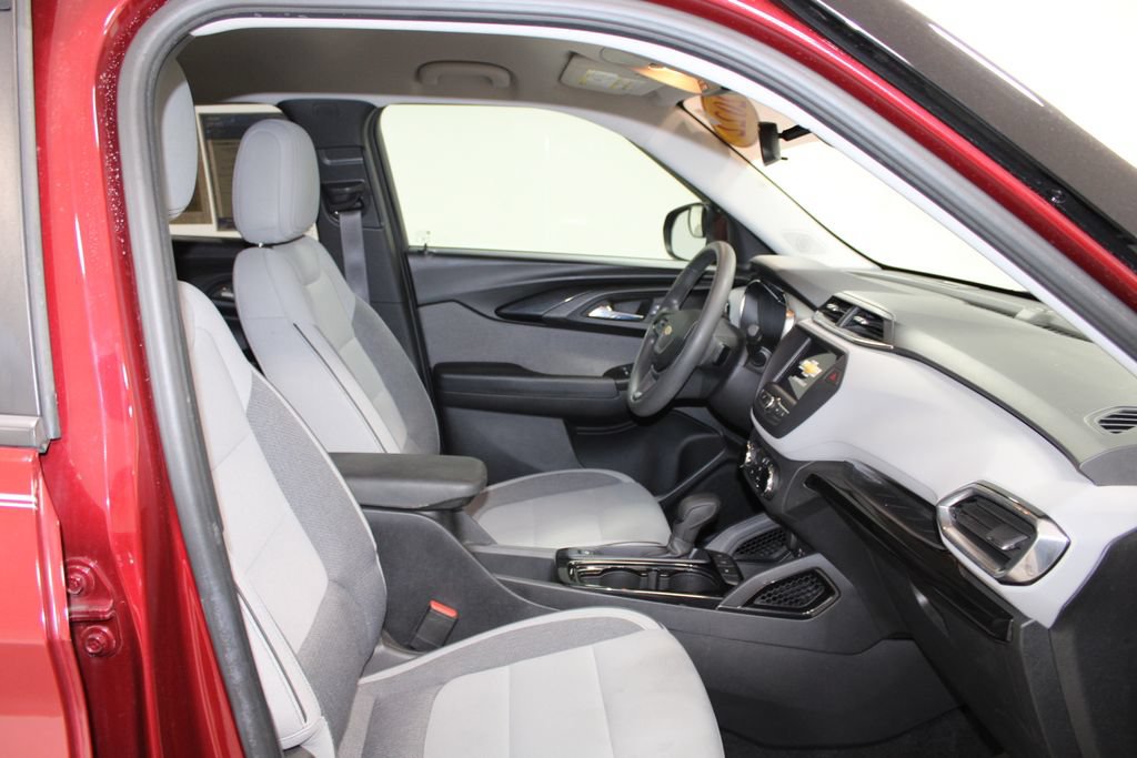 Used 2022 Chevrolet TrailBlazer LT FWD image 23