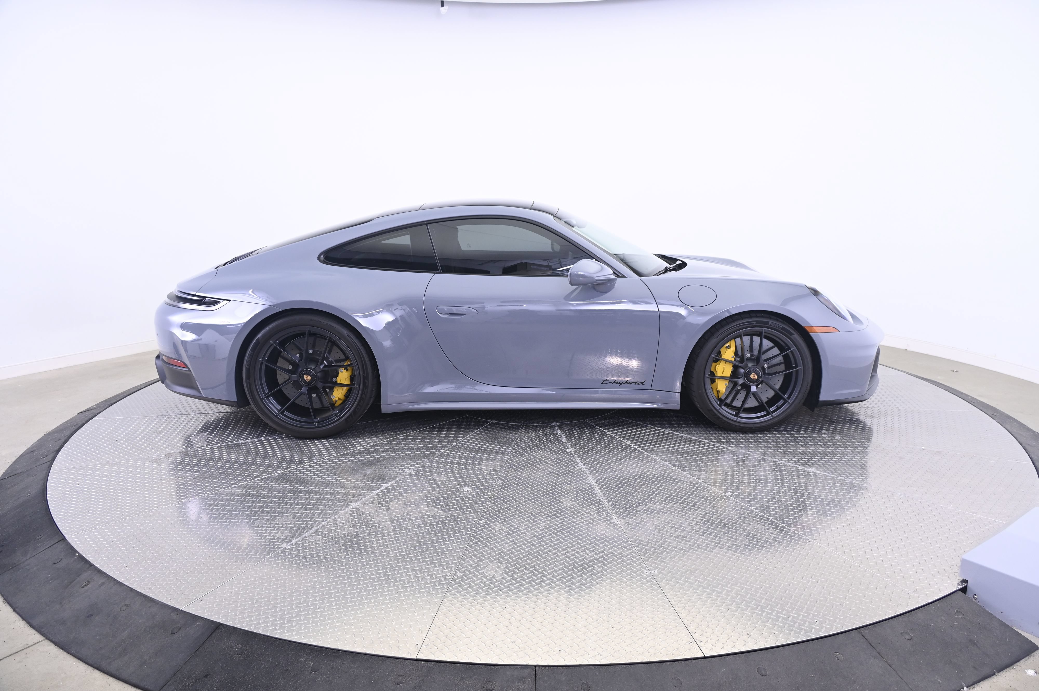 Certified 2026 Porsche 911 Carrera GTS RWD image 8