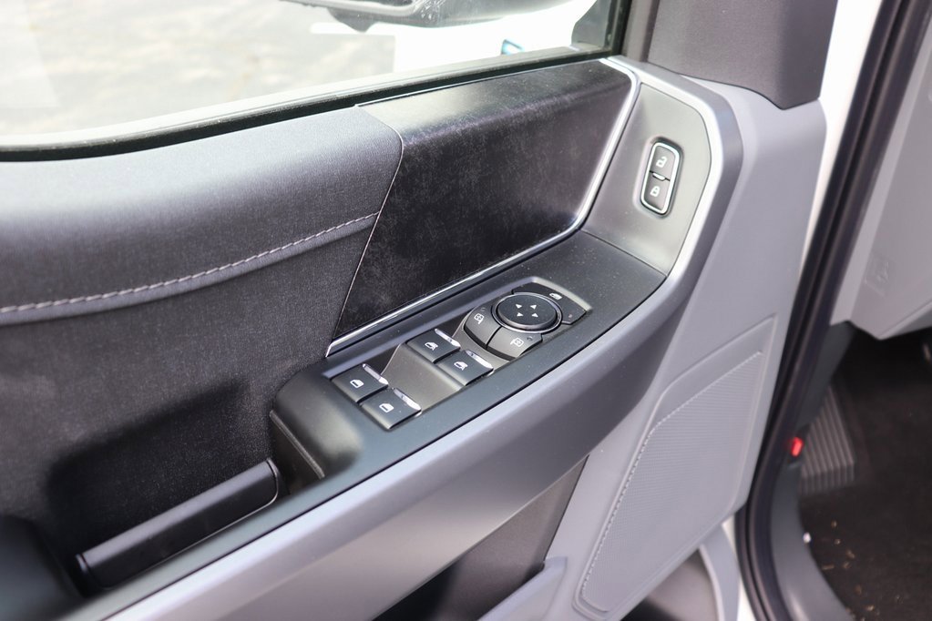 Used 2025 Ford F150 Lightning XLT image 29