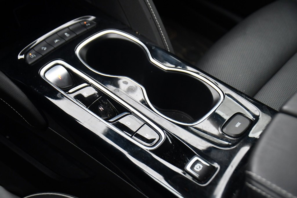 Used 2021 Buick Envision Essence w/ Technology Package I image 32