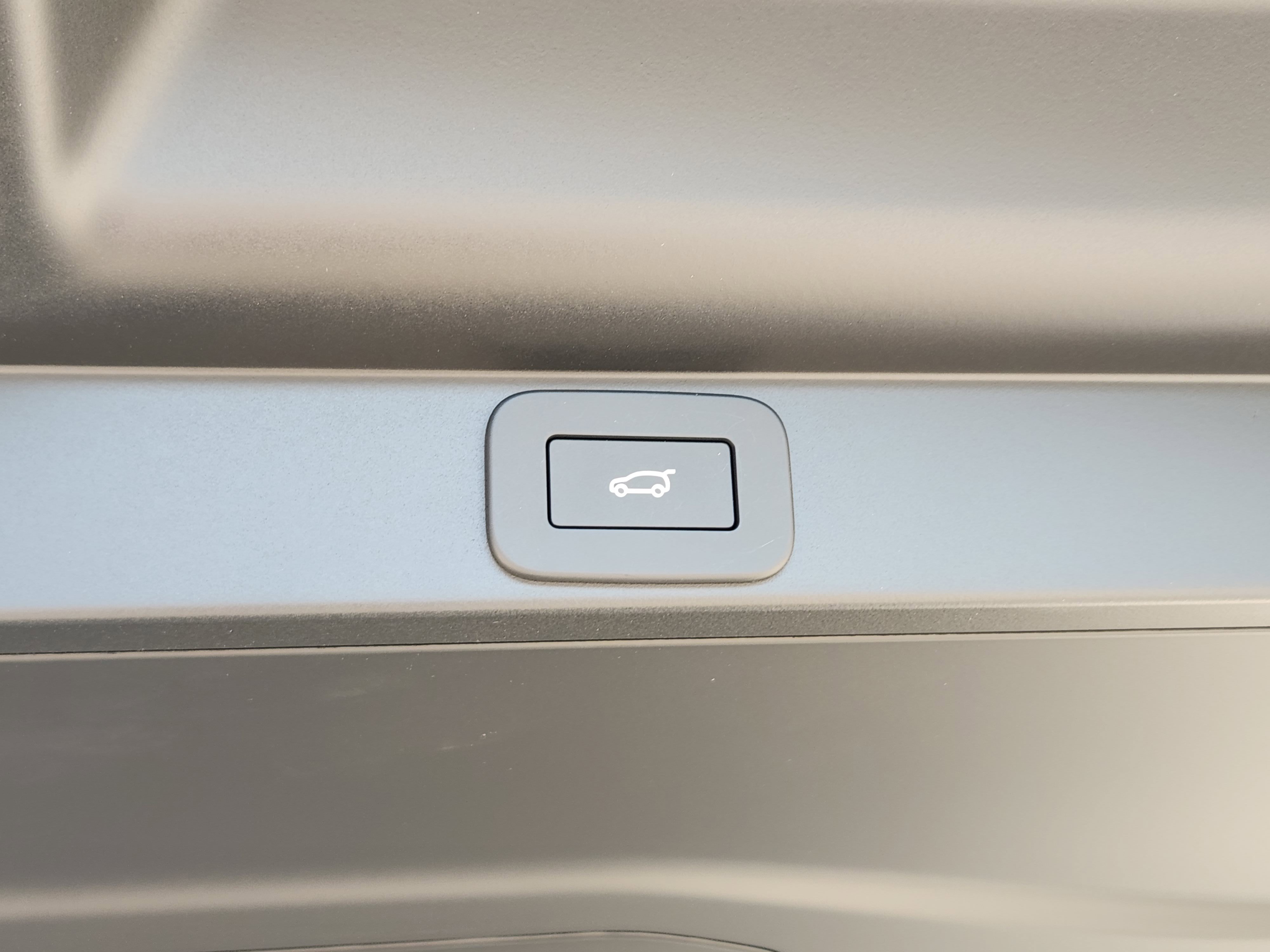New 2025 Land Rover Range Rover SV image 36