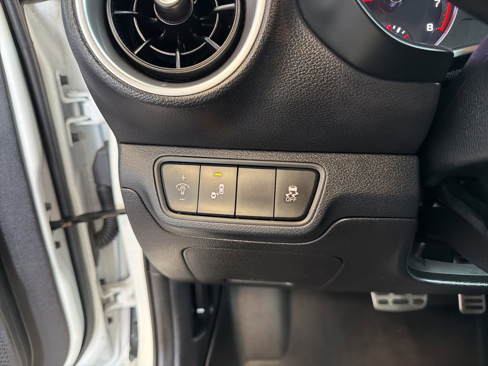 Used 2024 Kia Forte GT-Line FWD image 15