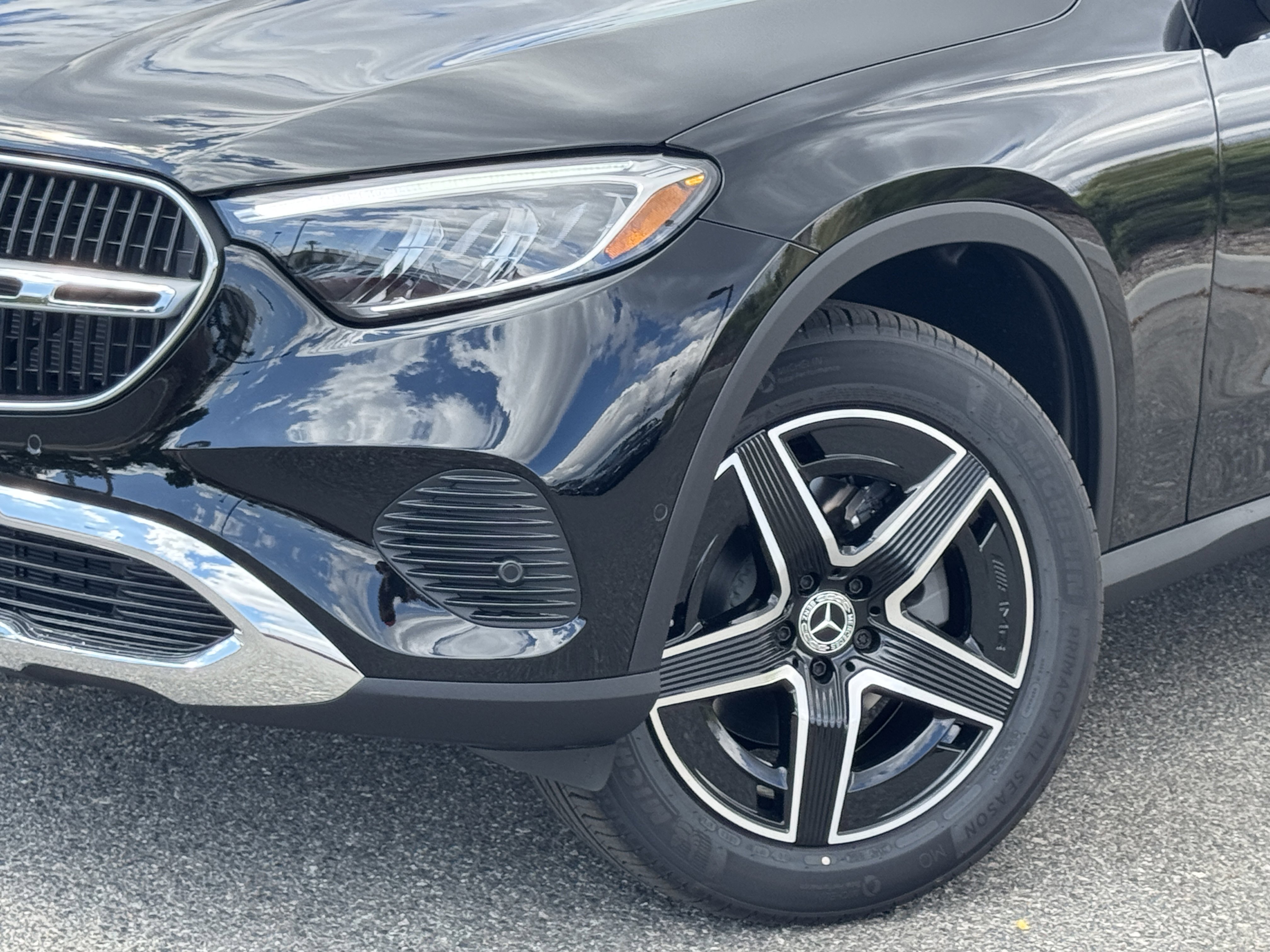 New 2026 Mercedes-Benz GLC 300 4MATIC image 4