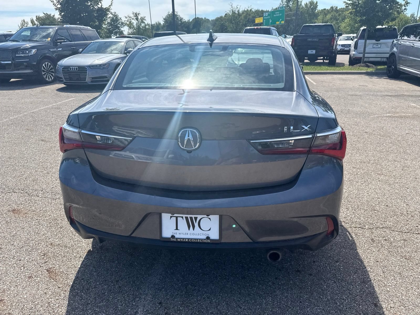 Used 2019 Acura ILX w/ Premium Package FWD image 6