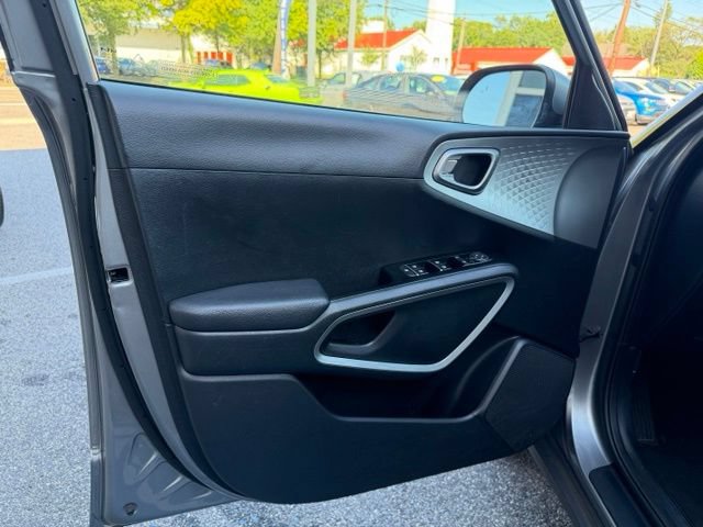 Used 2024 Kia Soul LX w/ Option Group 015 FWD image 8