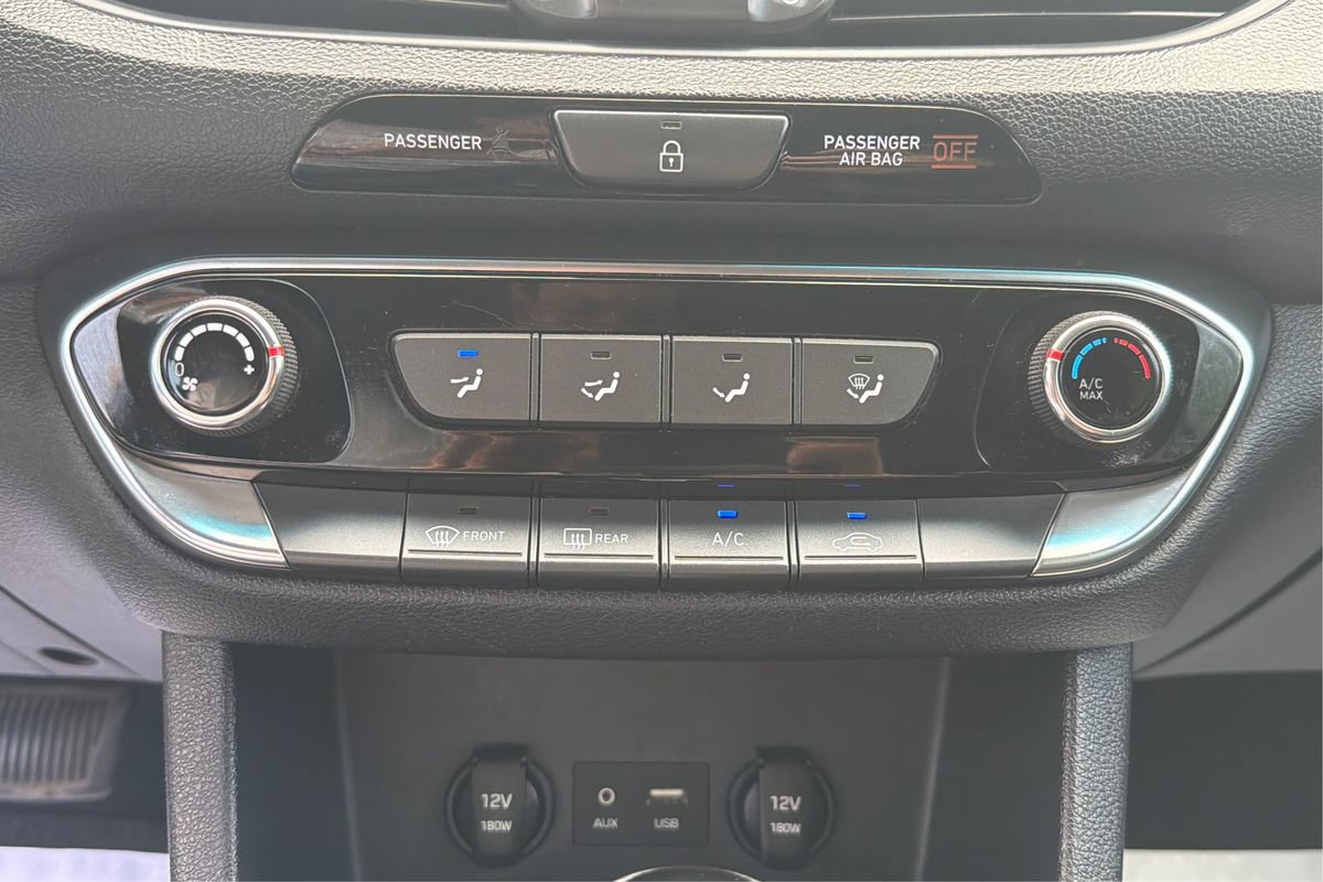 Used 2018 Hyundai Elantra GT FWD image 28