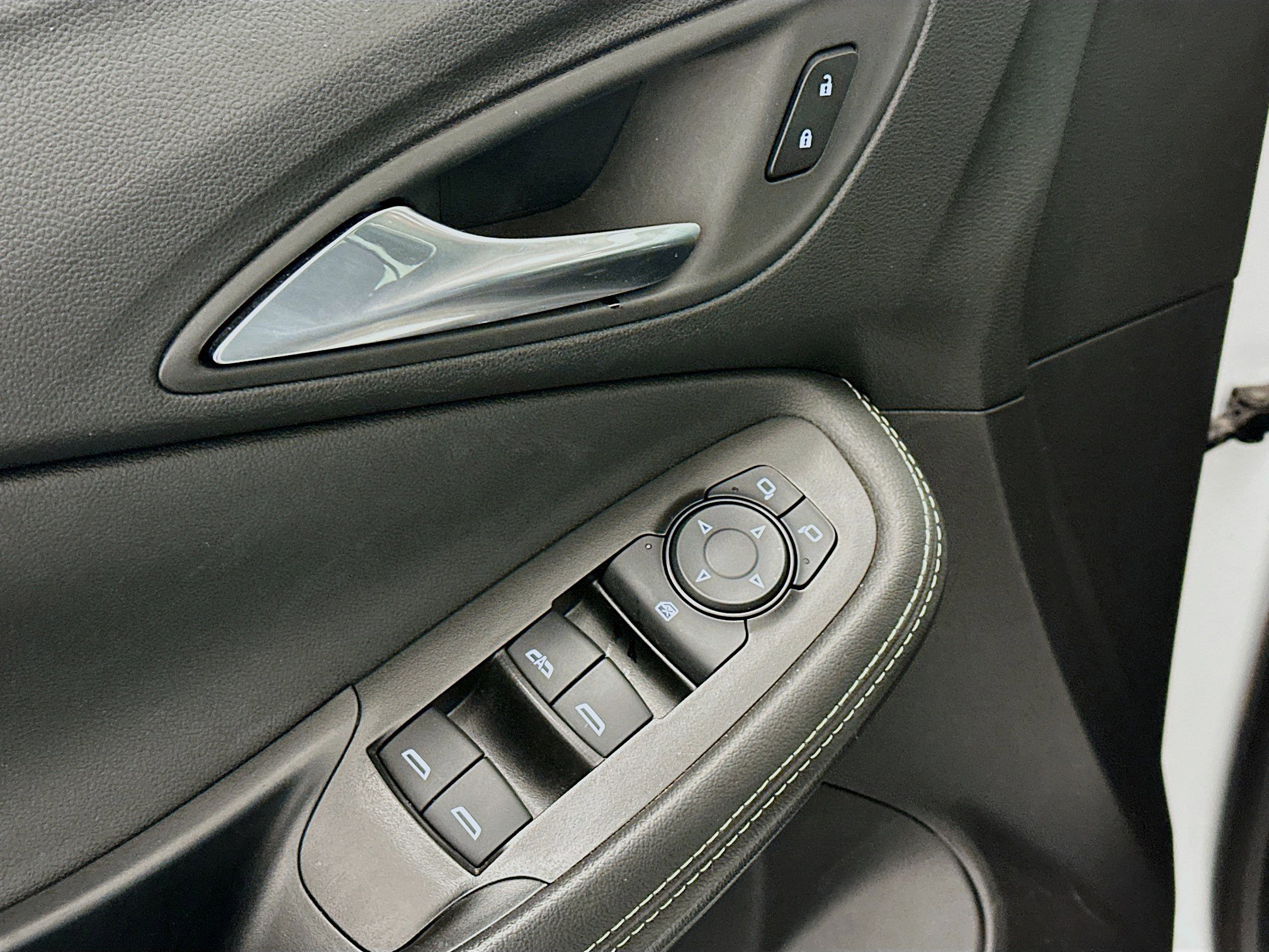 Used 2025 Buick Encore GX Preferred image 15