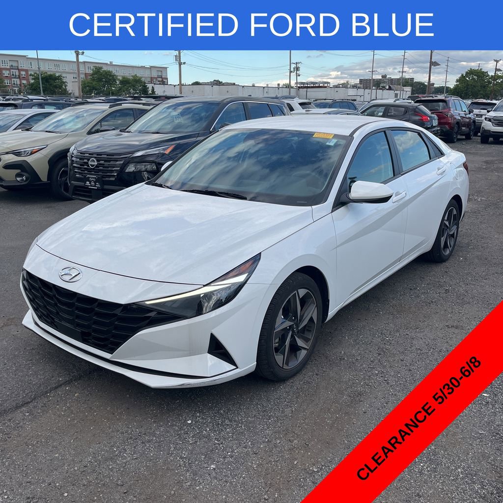 Used 2023 Hyundai Elantra SEL w/ Convenience Package FWD image 3