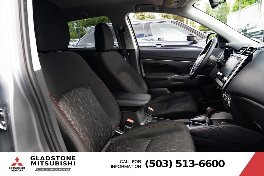 Used 2025 Mitsubishi Outlander Sport LE AWD/4WD image 26