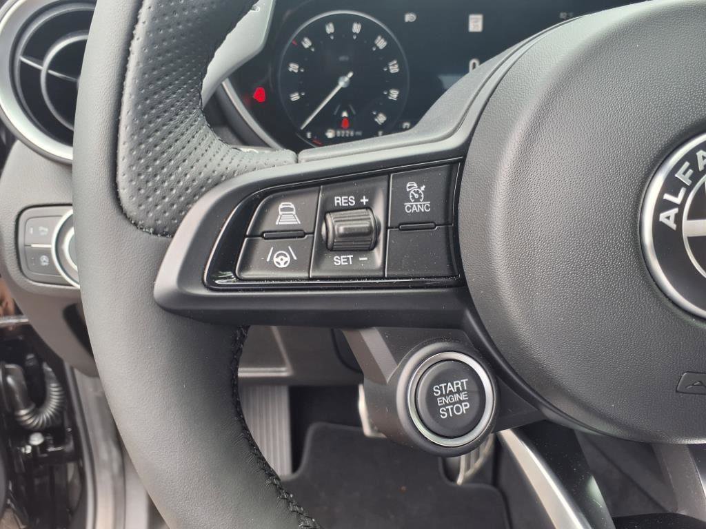 New 2025 Alfa Romeo Giulia w/ Driving Assist Package RWD image 12