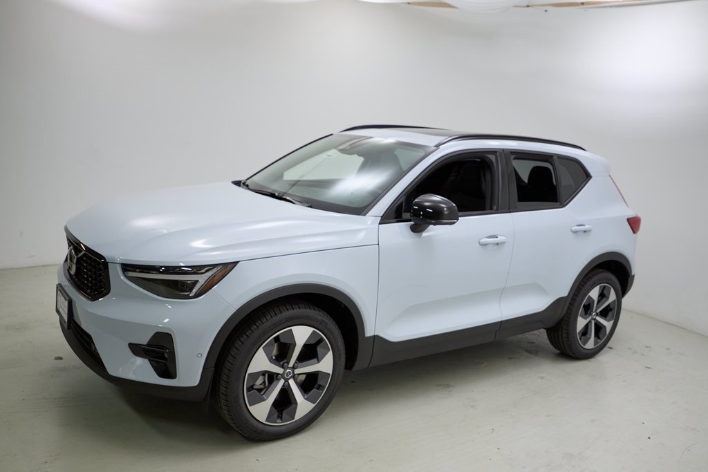 New 2026 Volvo XC40 B5 Plus w/ Protection Package Premier image 6