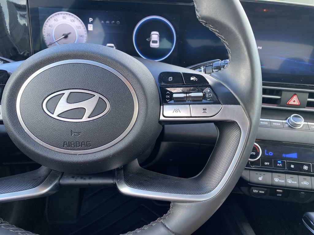 Certified 2025 Hyundai Elantra SEL FWD image 21