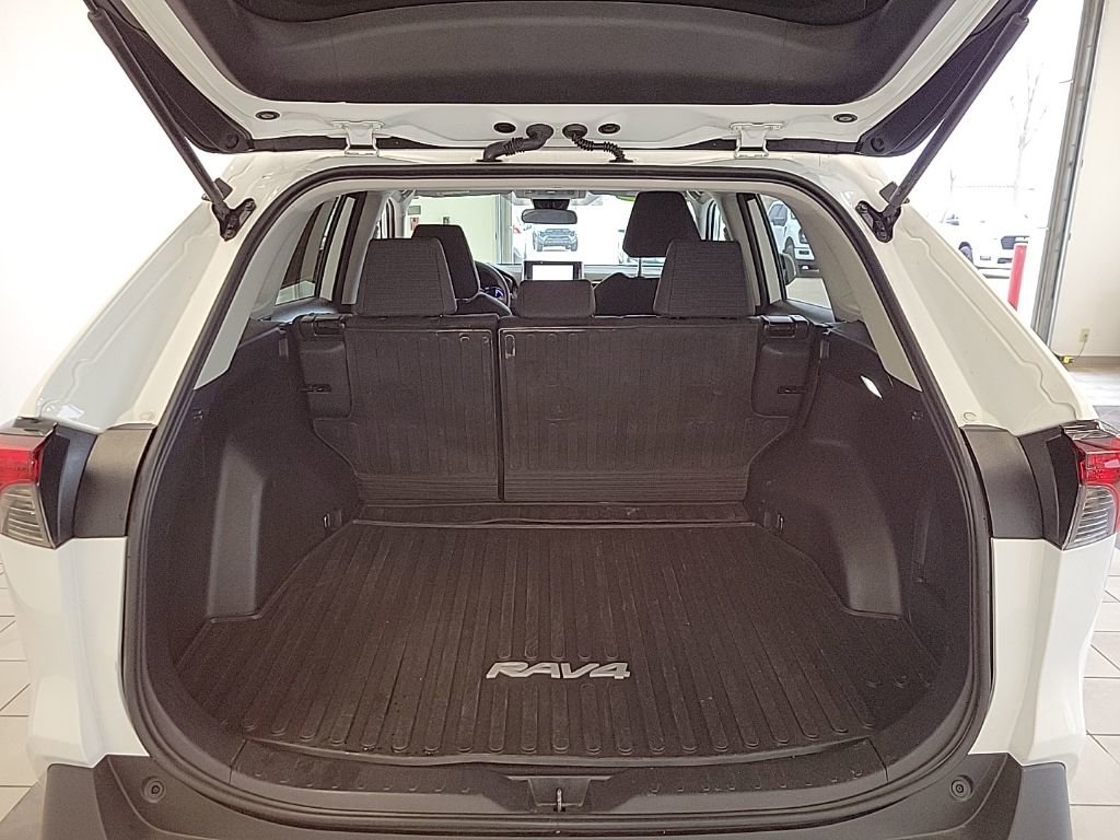 Used 2024 Toyota RAV4 LE image 13