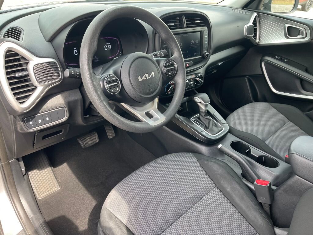 Used 2024 Kia Soul LX w/ Option Group 015 image 5