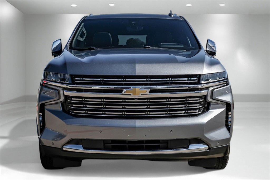 Used 2021 Chevrolet Suburban Premier w/ Premium Package image 7