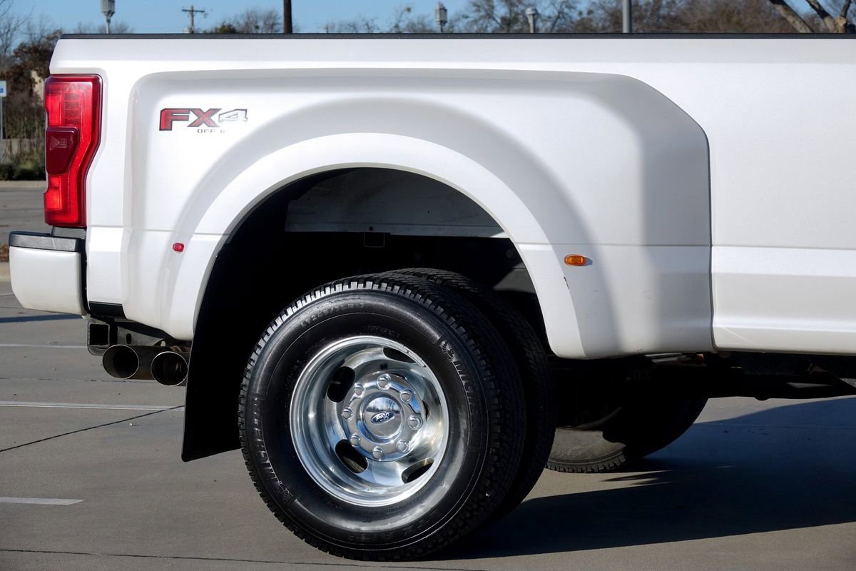 Used 2019 Ford F350 Platinum w/ Platinum Ultimate Package image 16