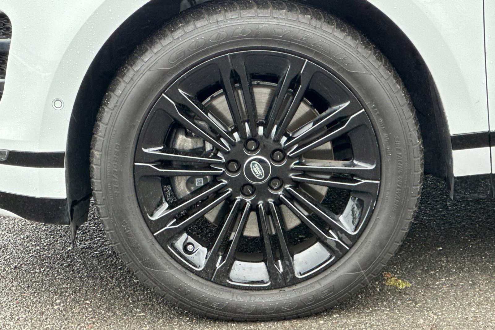 Certified 2025 Land Rover Range Rover Evoque Dynamic SE image 13