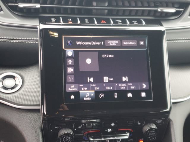 New 2025 Jeep Grand Cherokee L Altitude RWD image 23