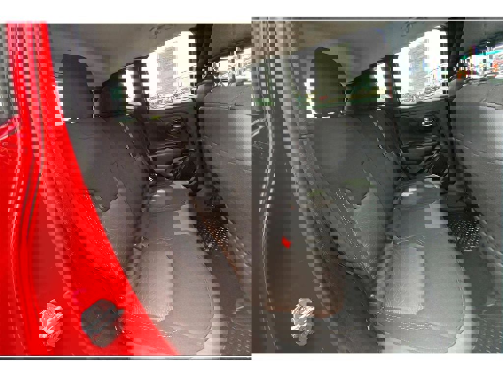 Used 2023 Jeep Renegade Latitude image 27