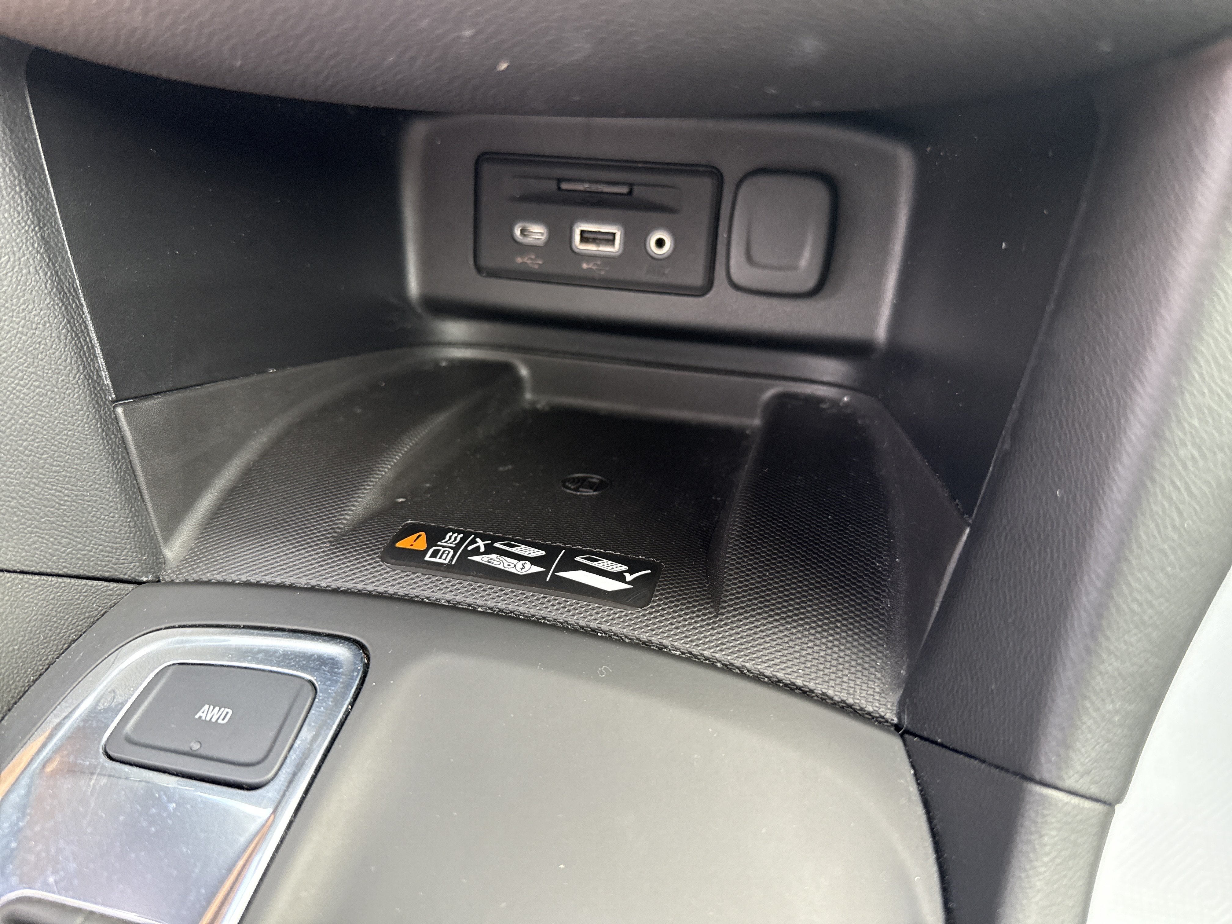 Used 2021 Chevrolet Equinox Premier AWD/4WD image 32