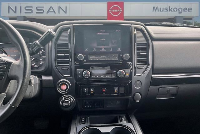 Used 2024 Nissan Titan SV w/ SV Convenience Package AWD/4WD image 9
