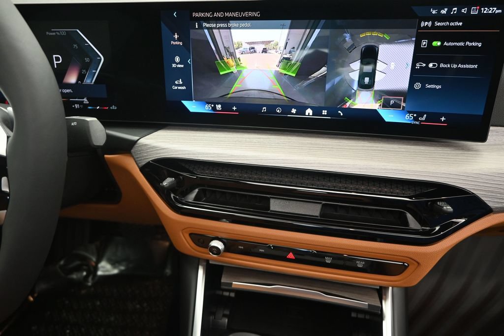New 2026 BMW 330i Sedan w/ Premium Package RWD image 28