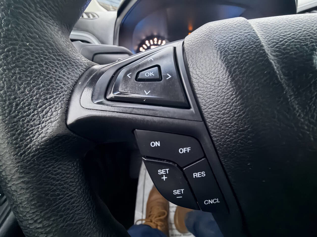 Used 2018 Ford Edge SE image 7