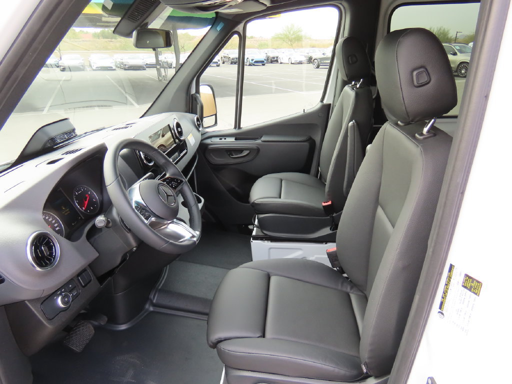 Used 2025 Mercedes-Benz Sprinter 2500 image 20