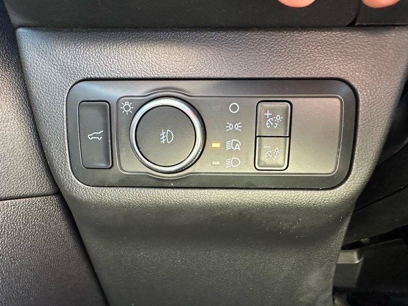 Used 2022 Ford Escape SEL w/ Technology Package FWD image 13