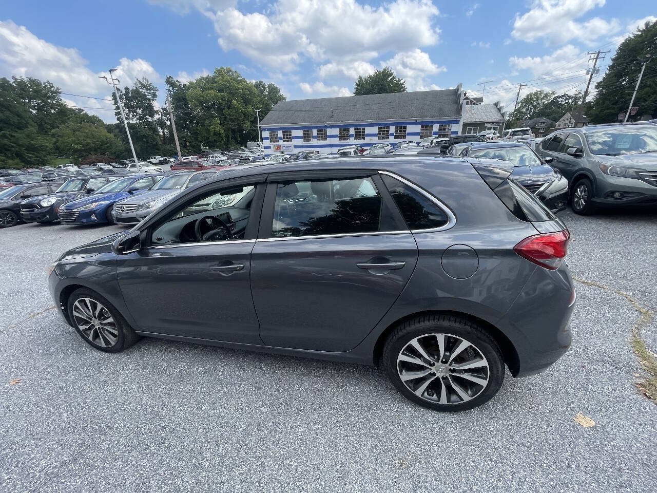 Used 2018 Hyundai Elantra GT FWD image 8