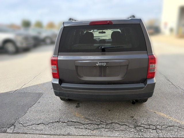 Used 2015 Jeep Patriot Sport w/ Power Value Group FWD image 9