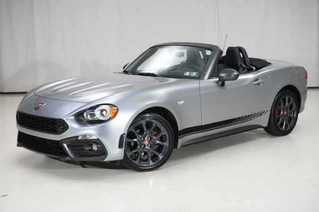 Used 2017 FIAT 124 Spider Abarth image 1