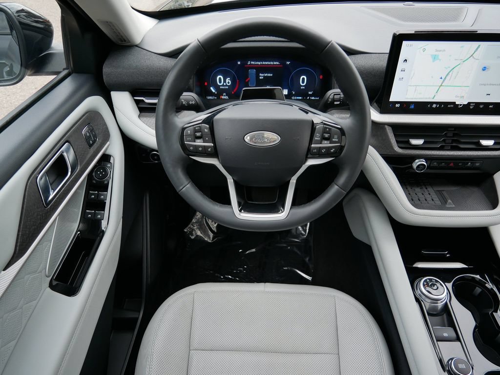 Used 2025 Ford Explorer Platinum w/ Ultimate Package AWD/4WD image 12